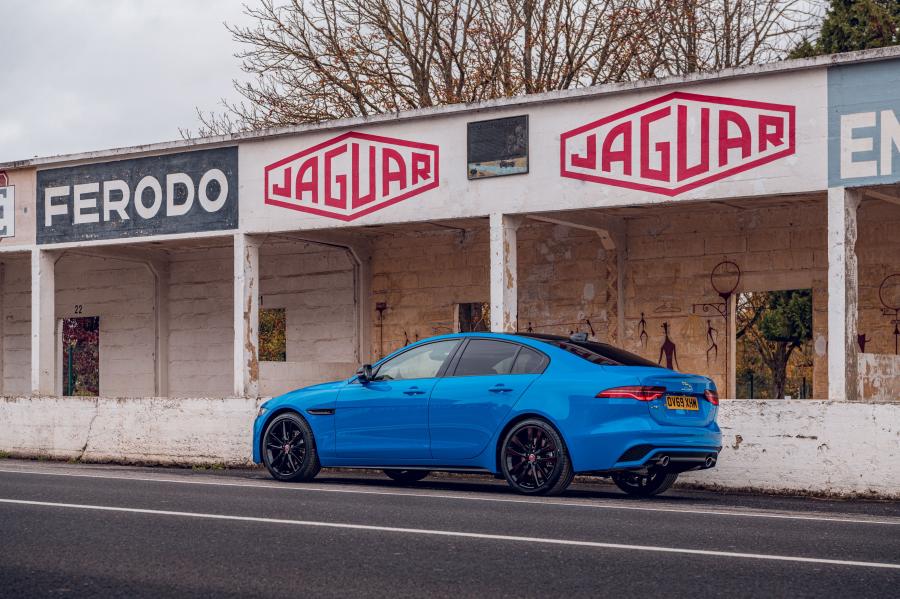  Jaguar XE R-Dynamic Reims Edition 2020 года  (UK) (фото 44 из 84)